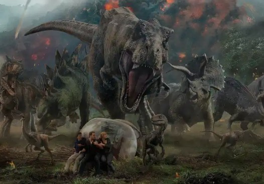 Jurassic World: Fallen Kingdom poster